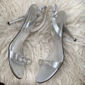 STUART WEITZMAN silver metallic gem sandals 7.5